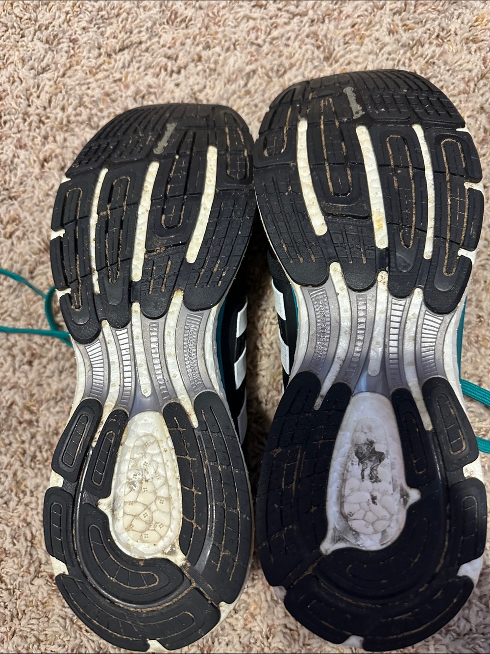Men’s Adidas tennis shoes - Picture 5 of 7